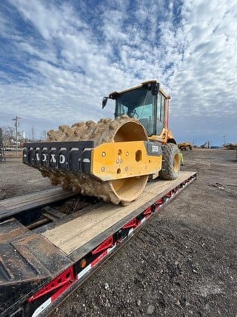 2023 VOLVO SD115B