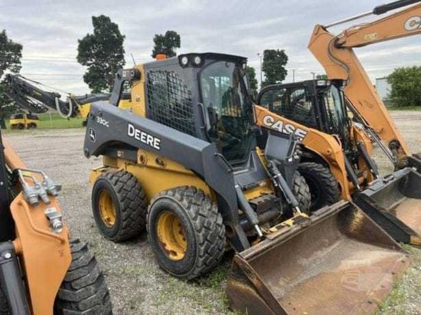 2023 DEERE 330G