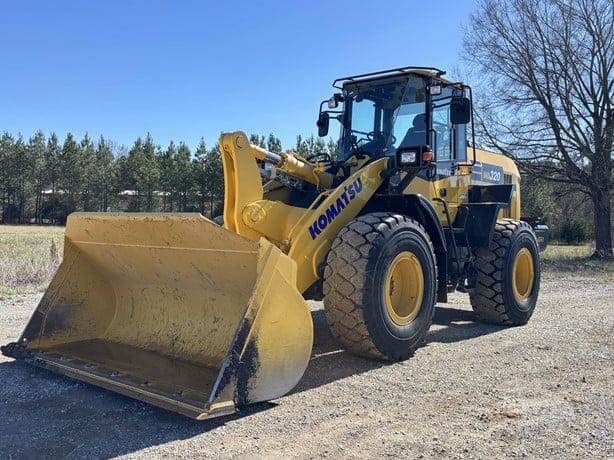 2023 KOMATSU WA320-8