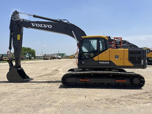 2022 VOLVO EC200EL