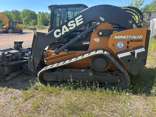 2023 CASE DL550