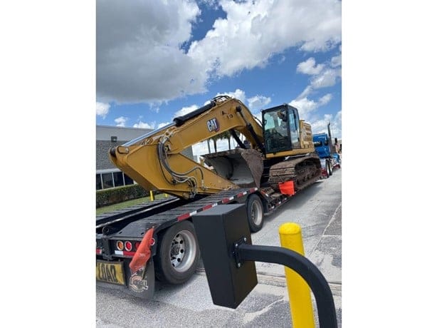 2025 CATERPILLAR 330