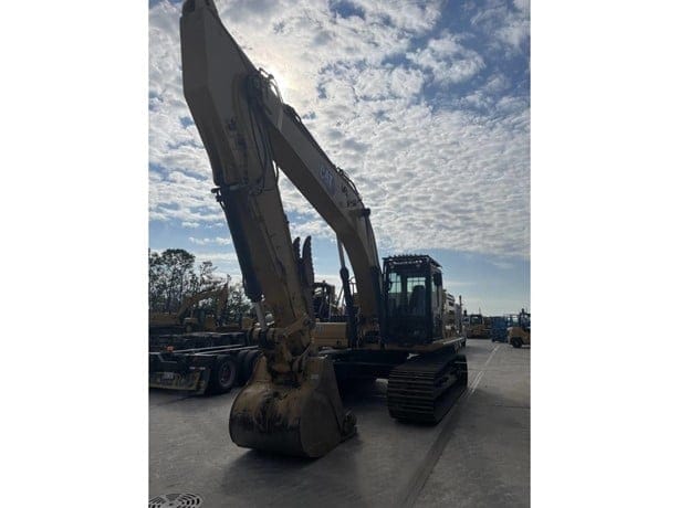 2023 CATERPILLAR 330L