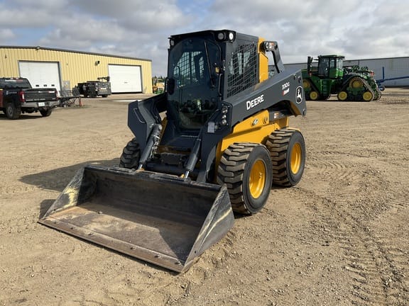 2023 John Deere 330G