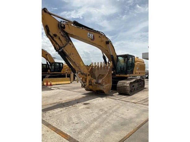 2025 CATERPILLAR 352
