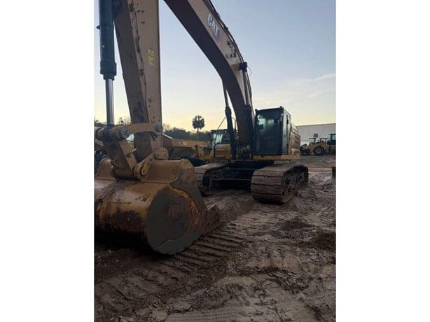 2024 CATERPILLAR 352