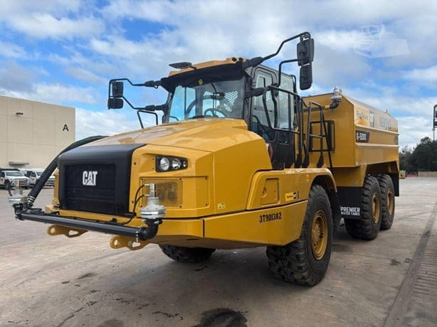 2025 CATERPILLAR 725