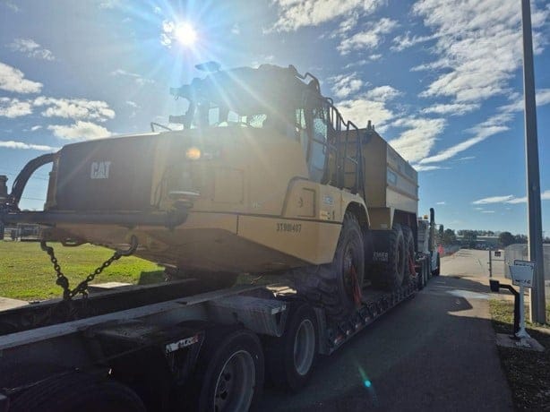 2025 CATERPILLAR 725
