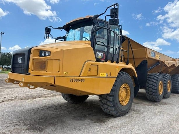 2025 CATERPILLAR 725
