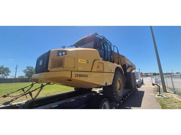 2025 CATERPILLAR 725