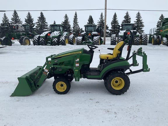 2016 John Deere 1025R