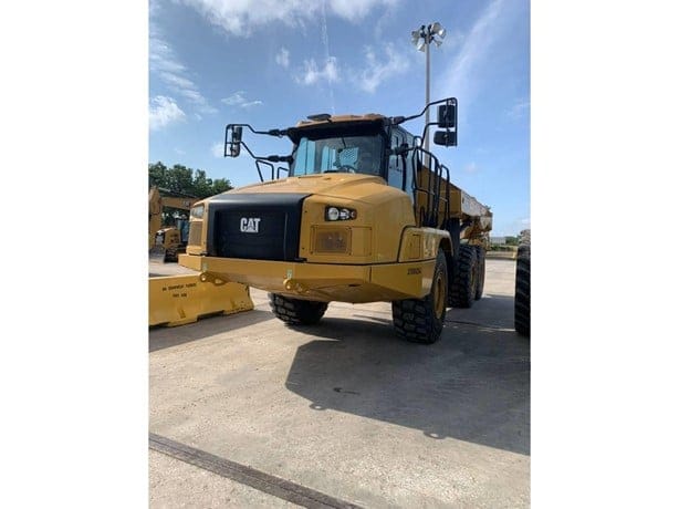 2024 CATERPILLAR 725