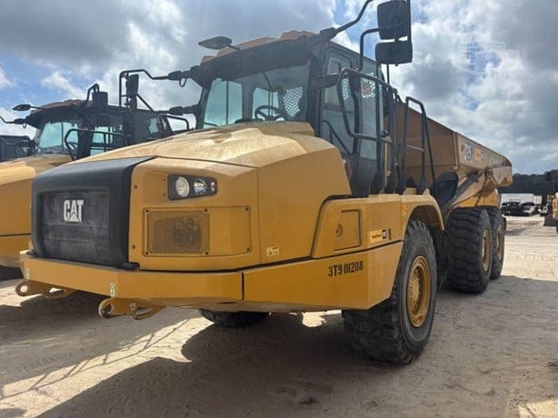 2024 CATERPILLAR 725
