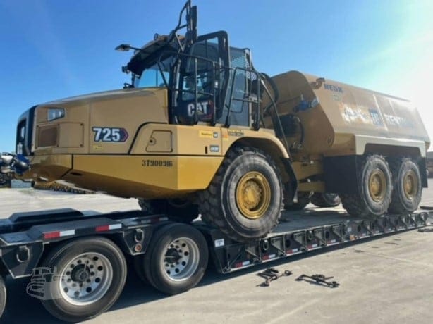 2023 CATERPILLAR 725