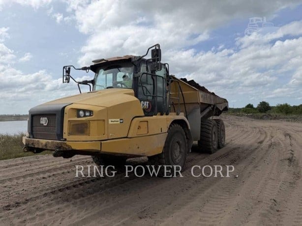 2021 CATERPILLAR 725