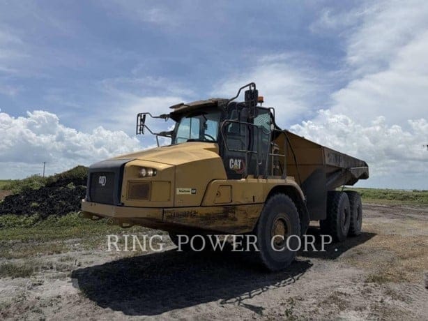 2021 CATERPILLAR 725