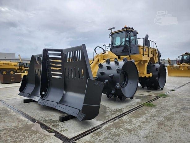 2020 CATERPILLAR 836K