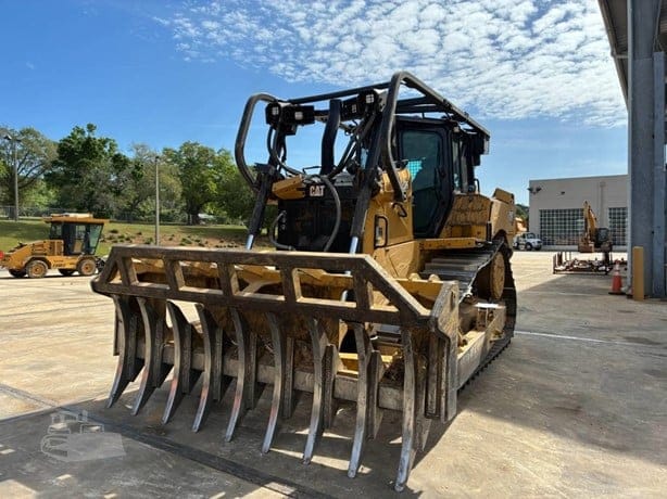 2025 CATERPILLAR D6