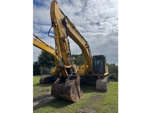 2017 KOMATSU PC360 LC-11