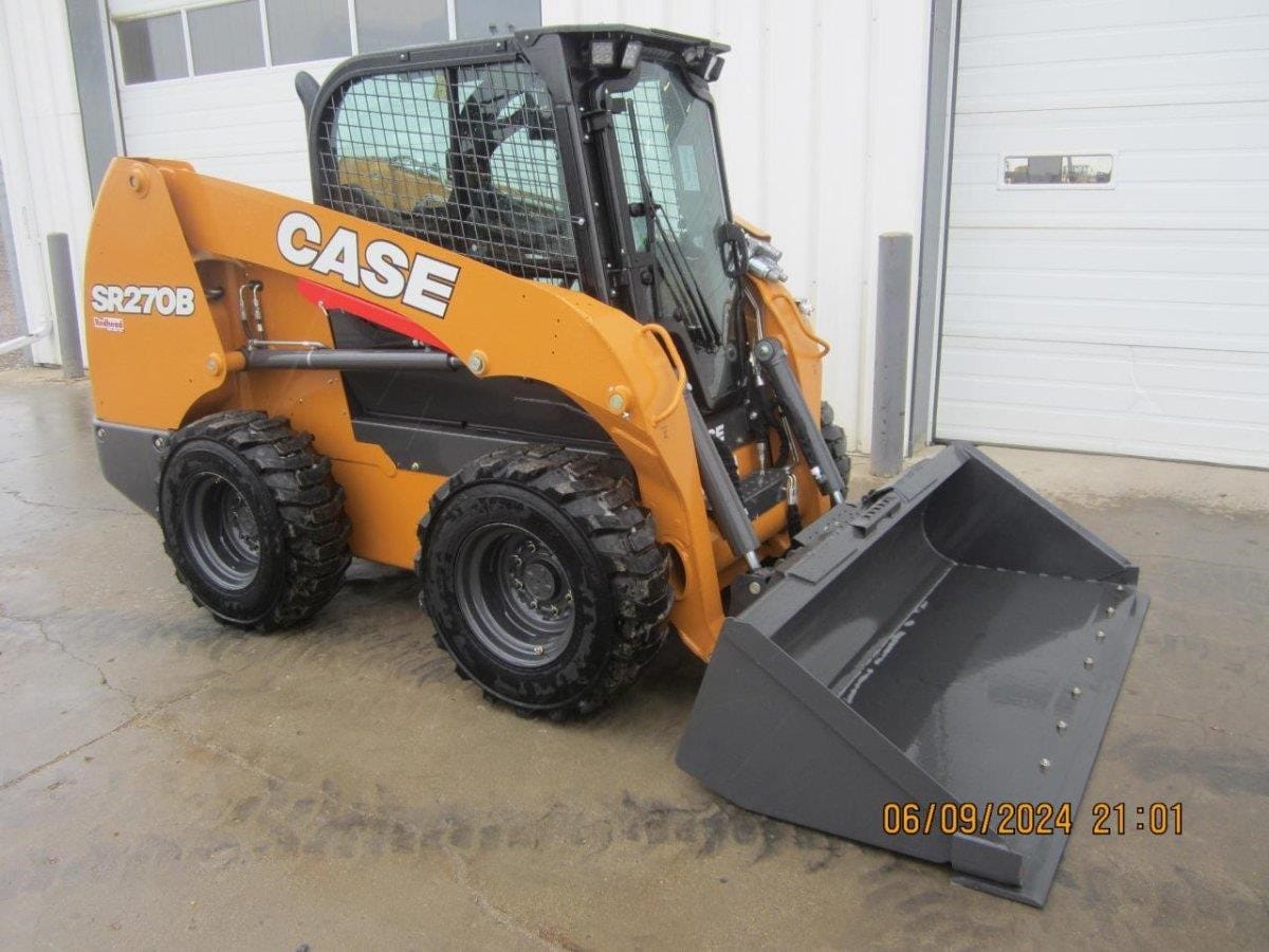 2024 CASE SR270B