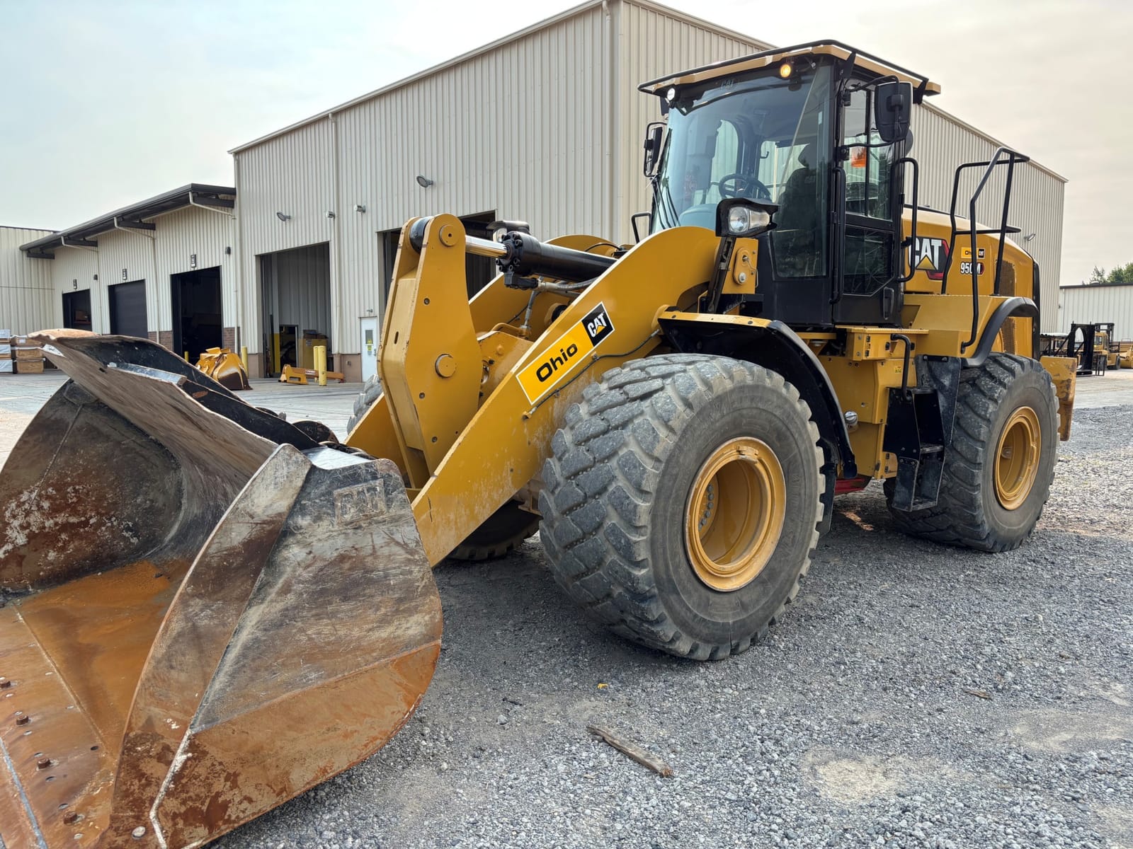 2022 CAT 950M