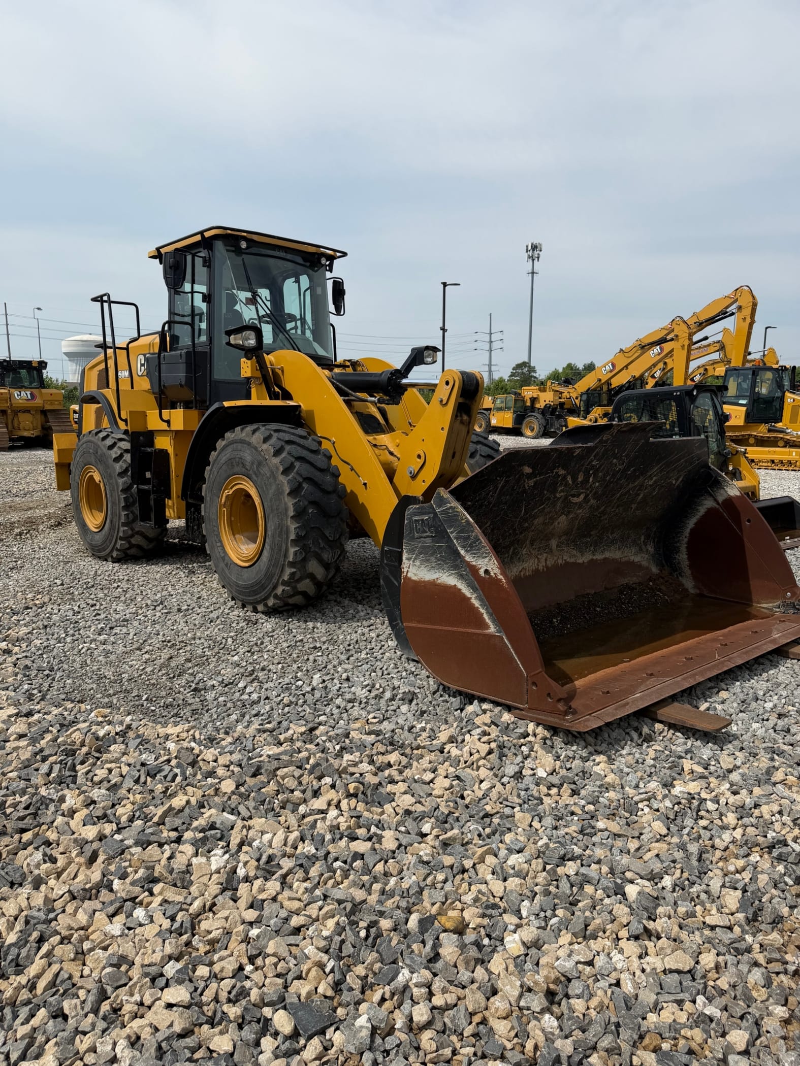 2023 CAT 950M