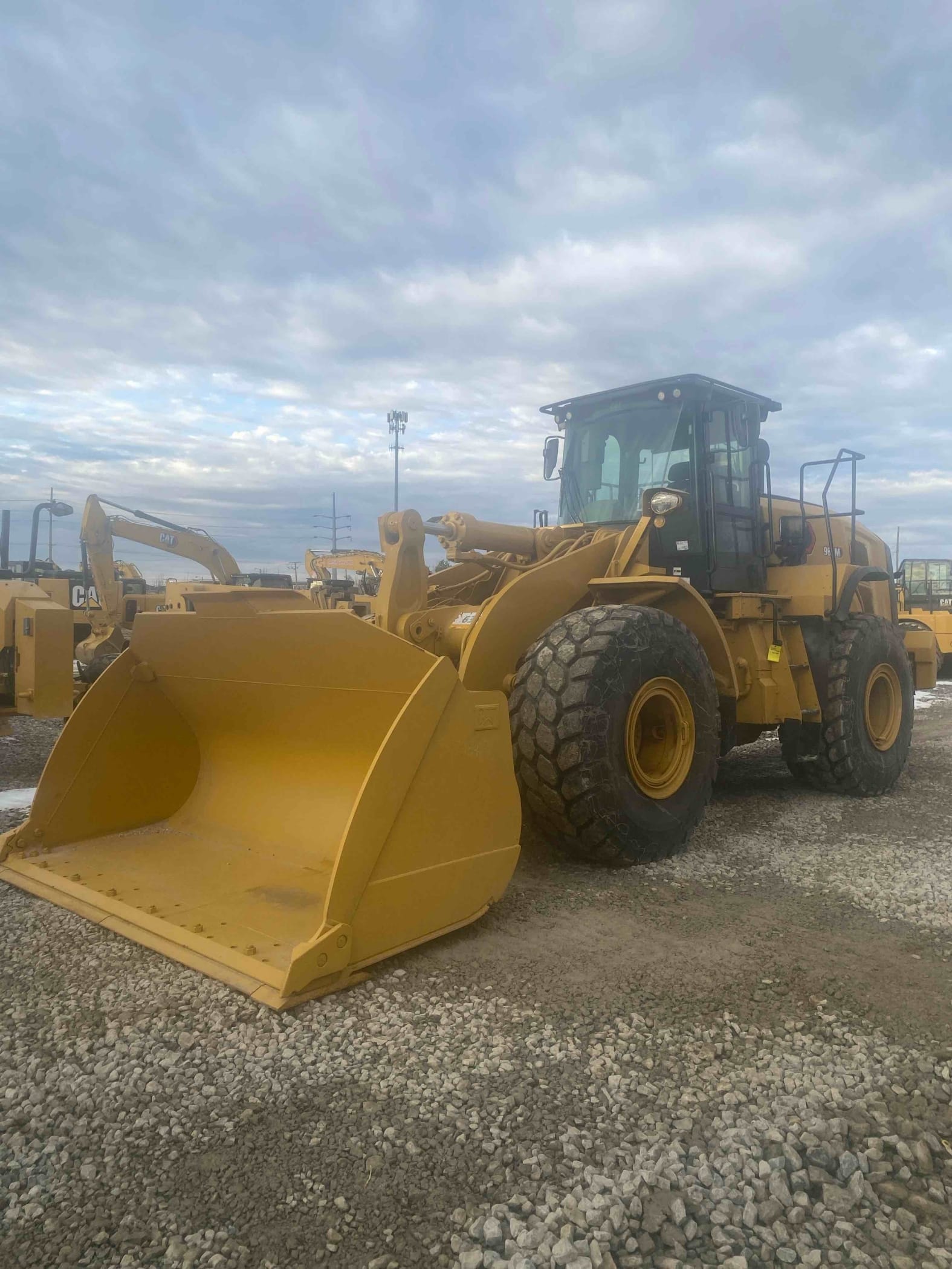 2020 CAT 966M
