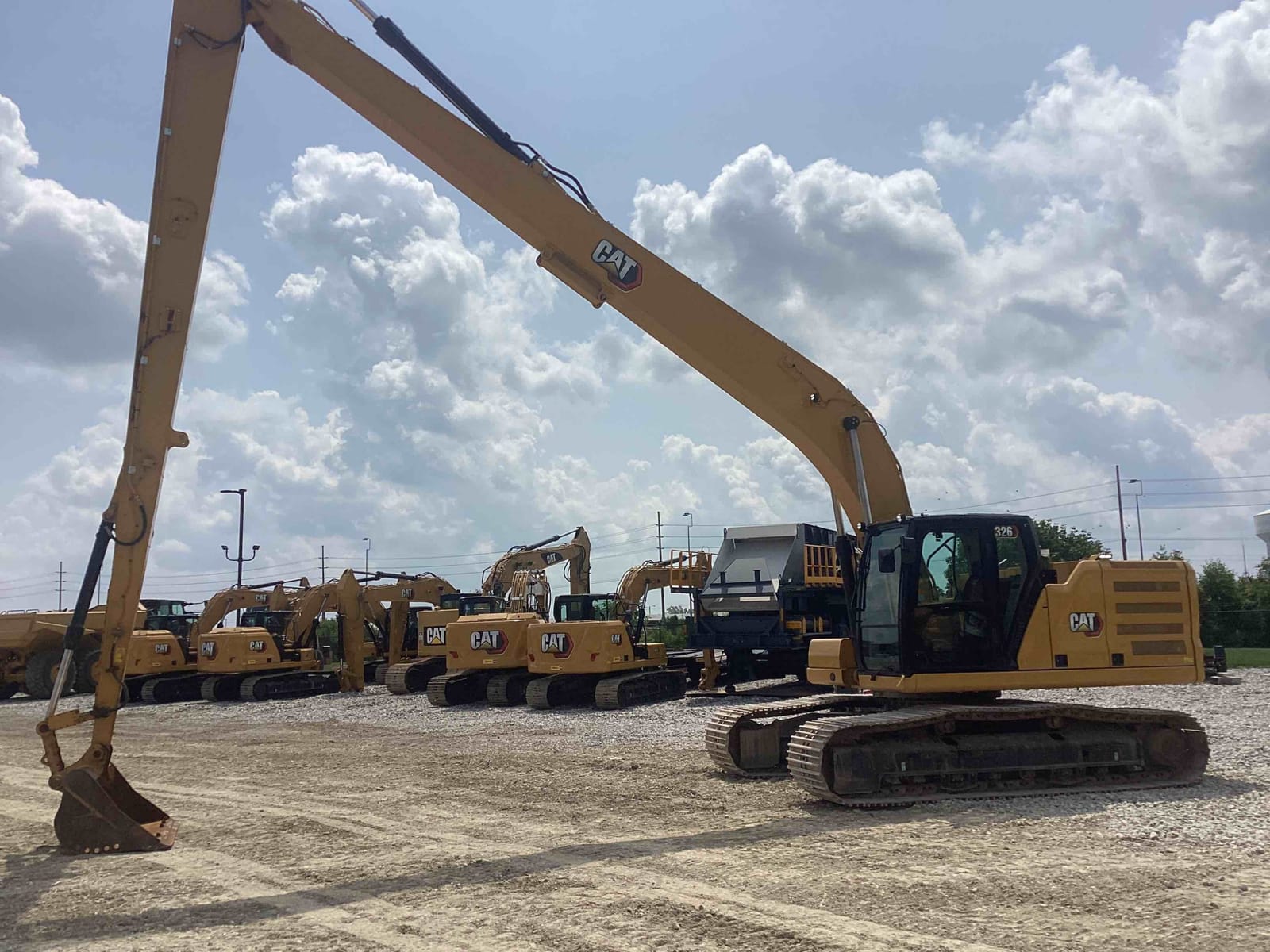 2019 CAT 326 SLR