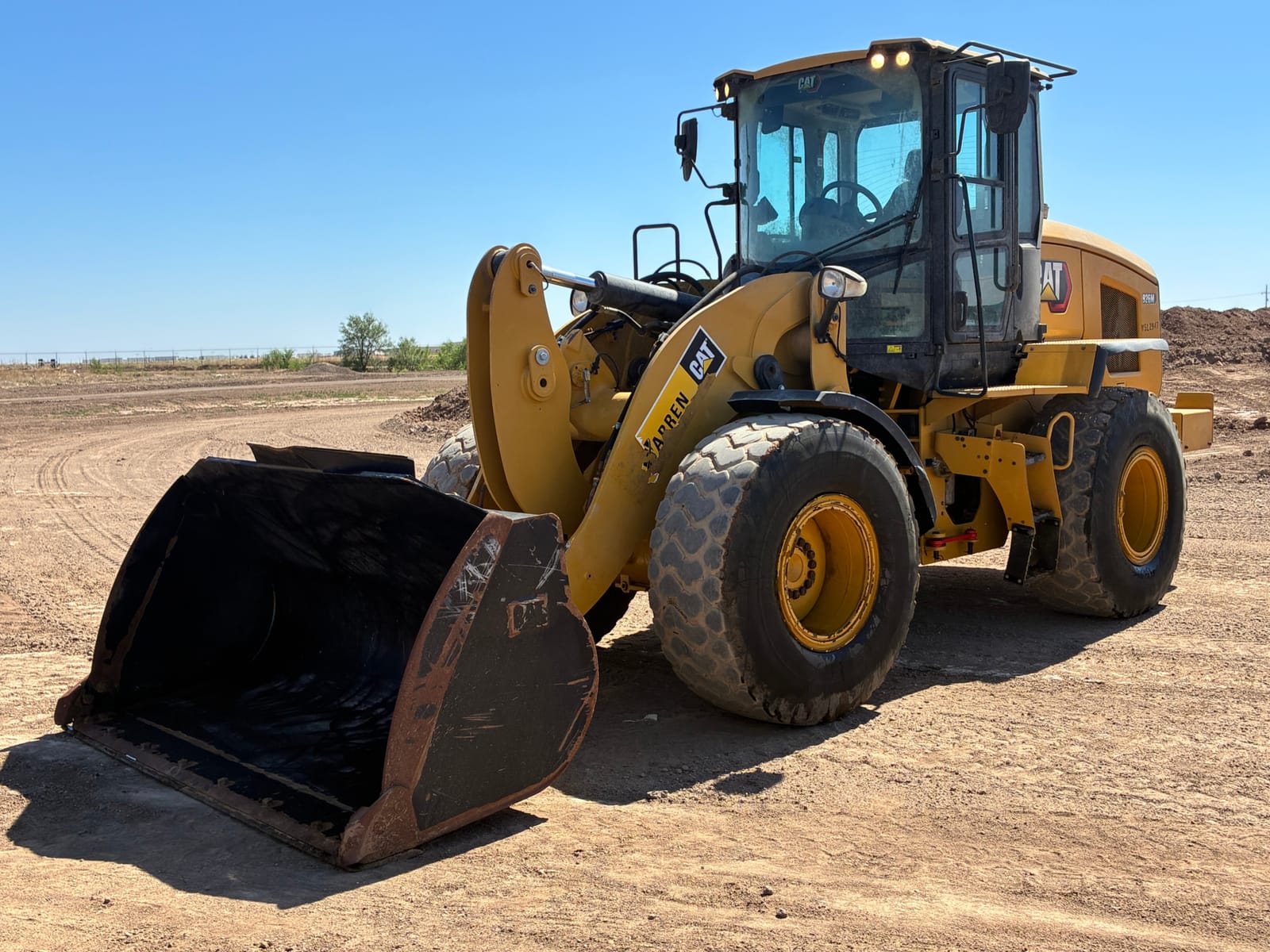 2023 CAT 926M