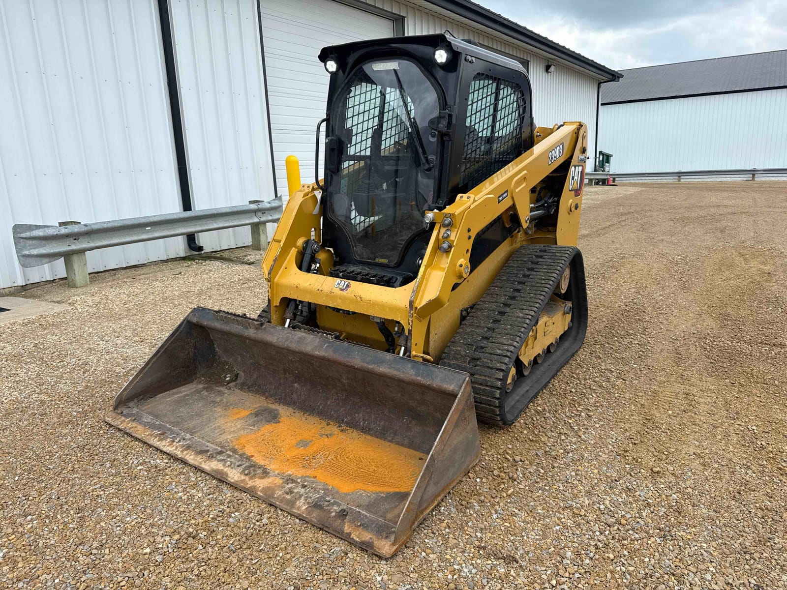 2023 CAT 239D3