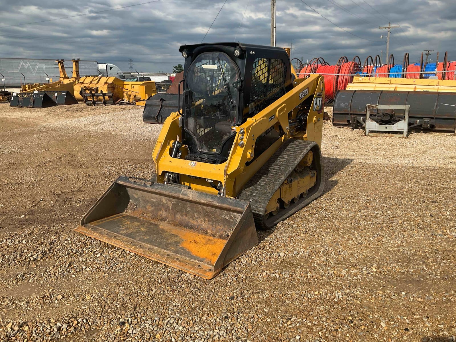 2023 CAT 239D3