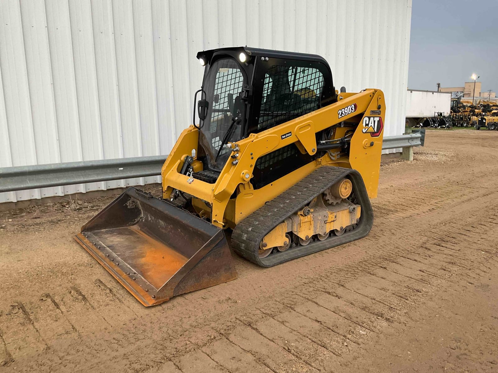 2023 CAT 239D3