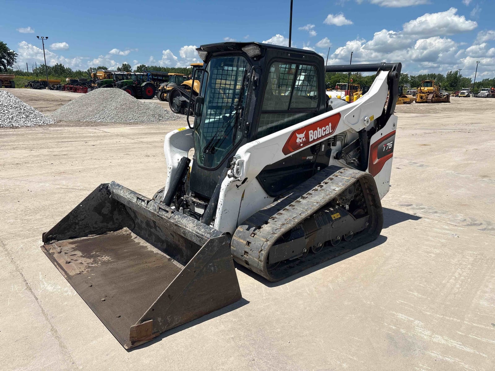 2025 BOBCAT T76