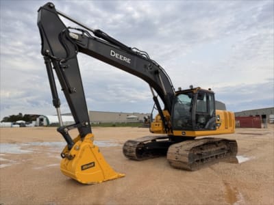 2024 John Deere 210 P