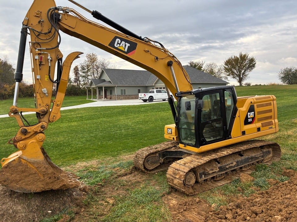 2019 CAT 323