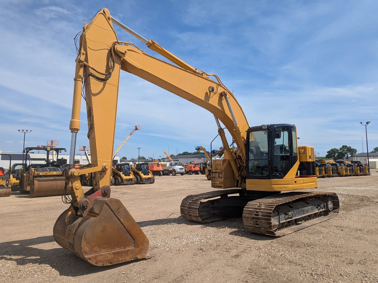 2004 CAT 321C
