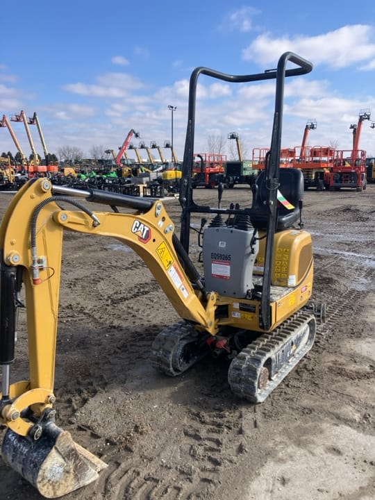 2022 CAT 300.9D