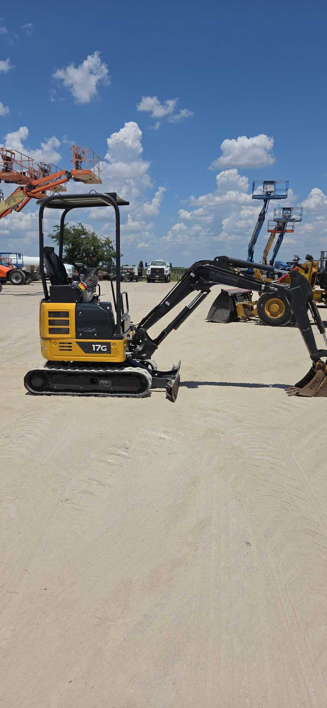 2023 JOHN DEERE 17G