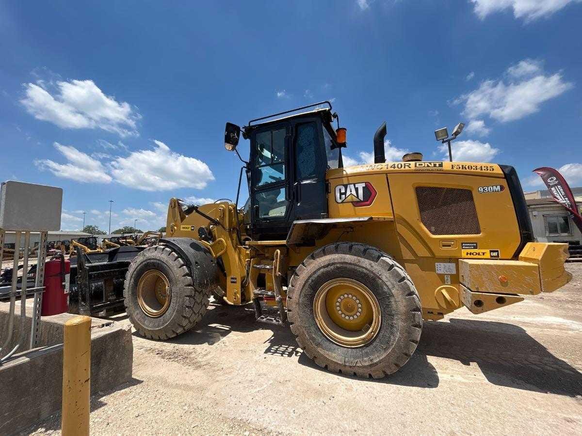 2024 CAT 930M QC