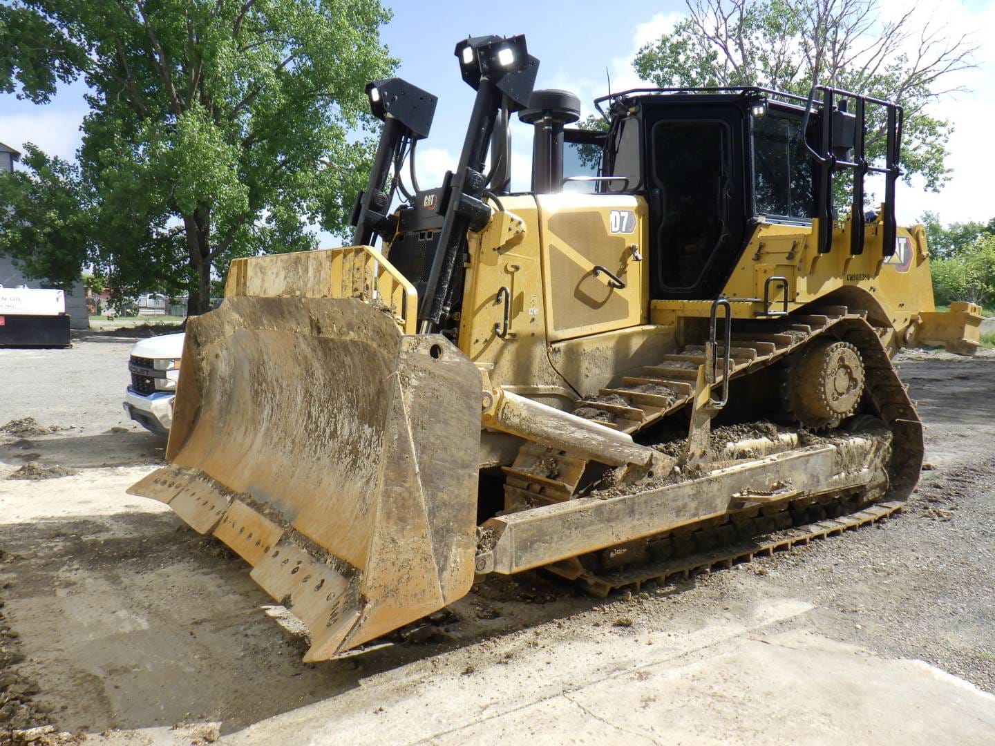2023 CAT D7