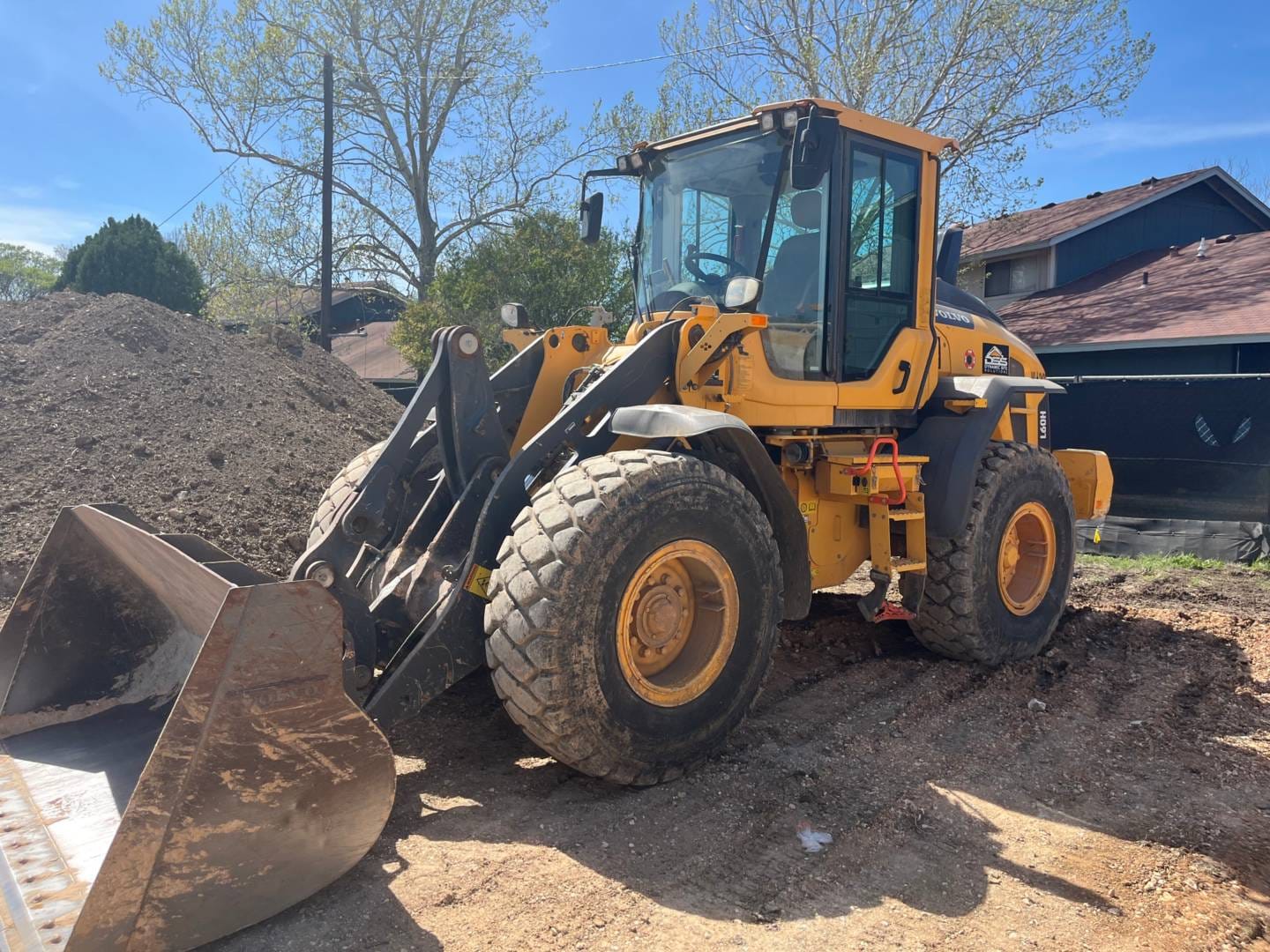 2022 VOLVO L60