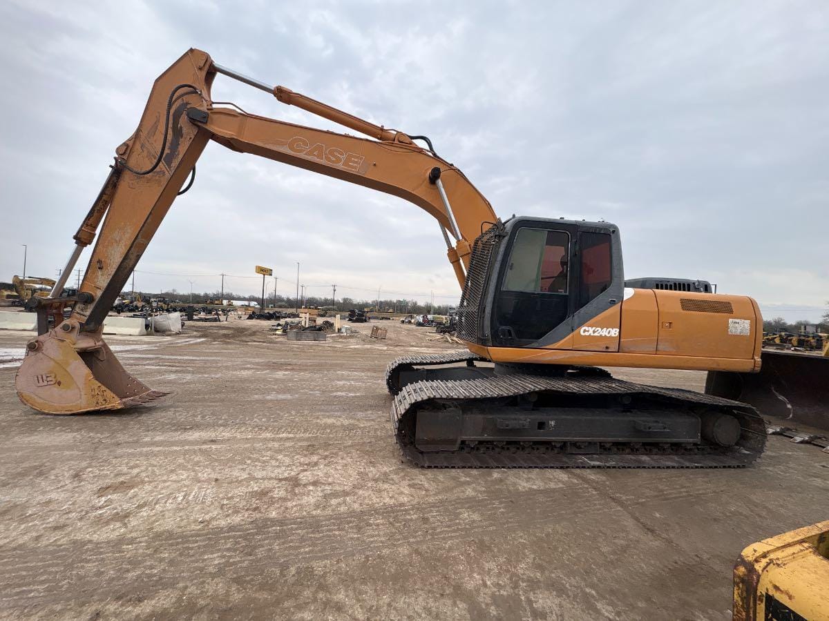 2008 CASE CX240B