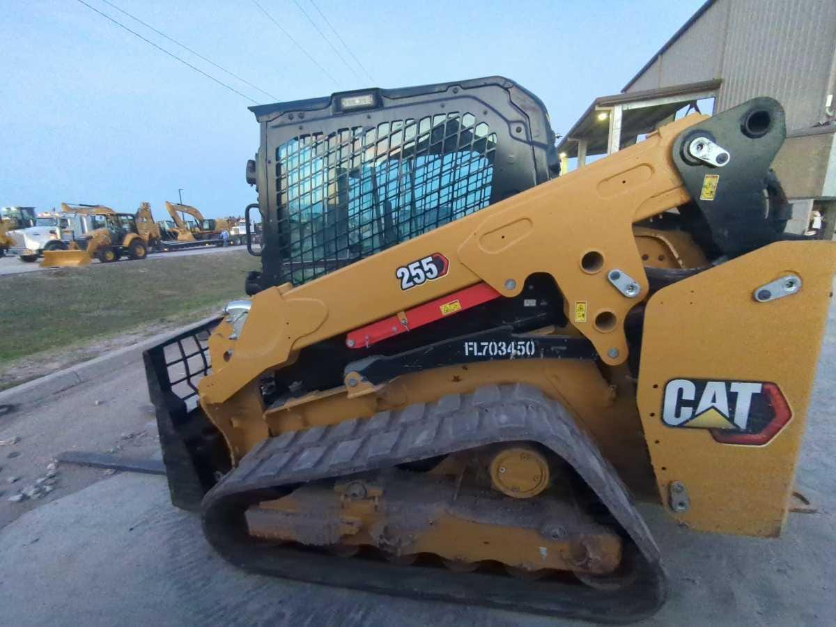 2024 CAT 255 CAB