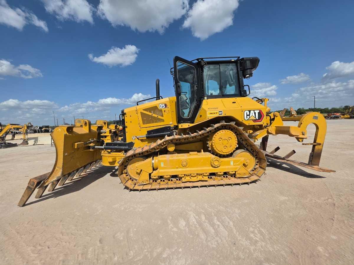 2025 CAT D5 LAND