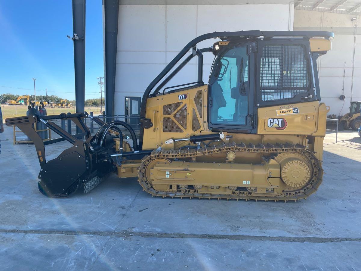 2023 CAT D1 MULCHER