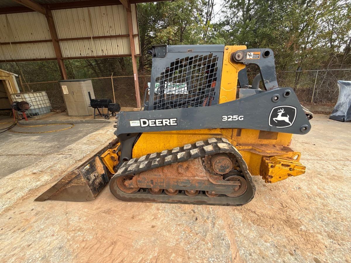 2023 DEERE 325G
