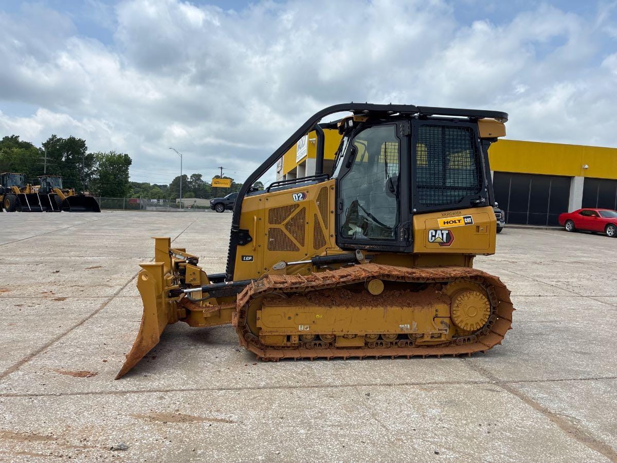 2025 CAT D2 LGPCAB