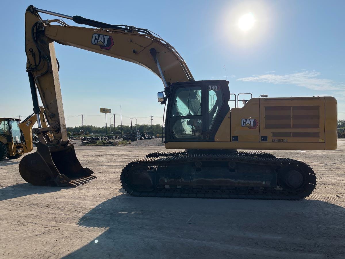 2023 CAT 340 12 TC