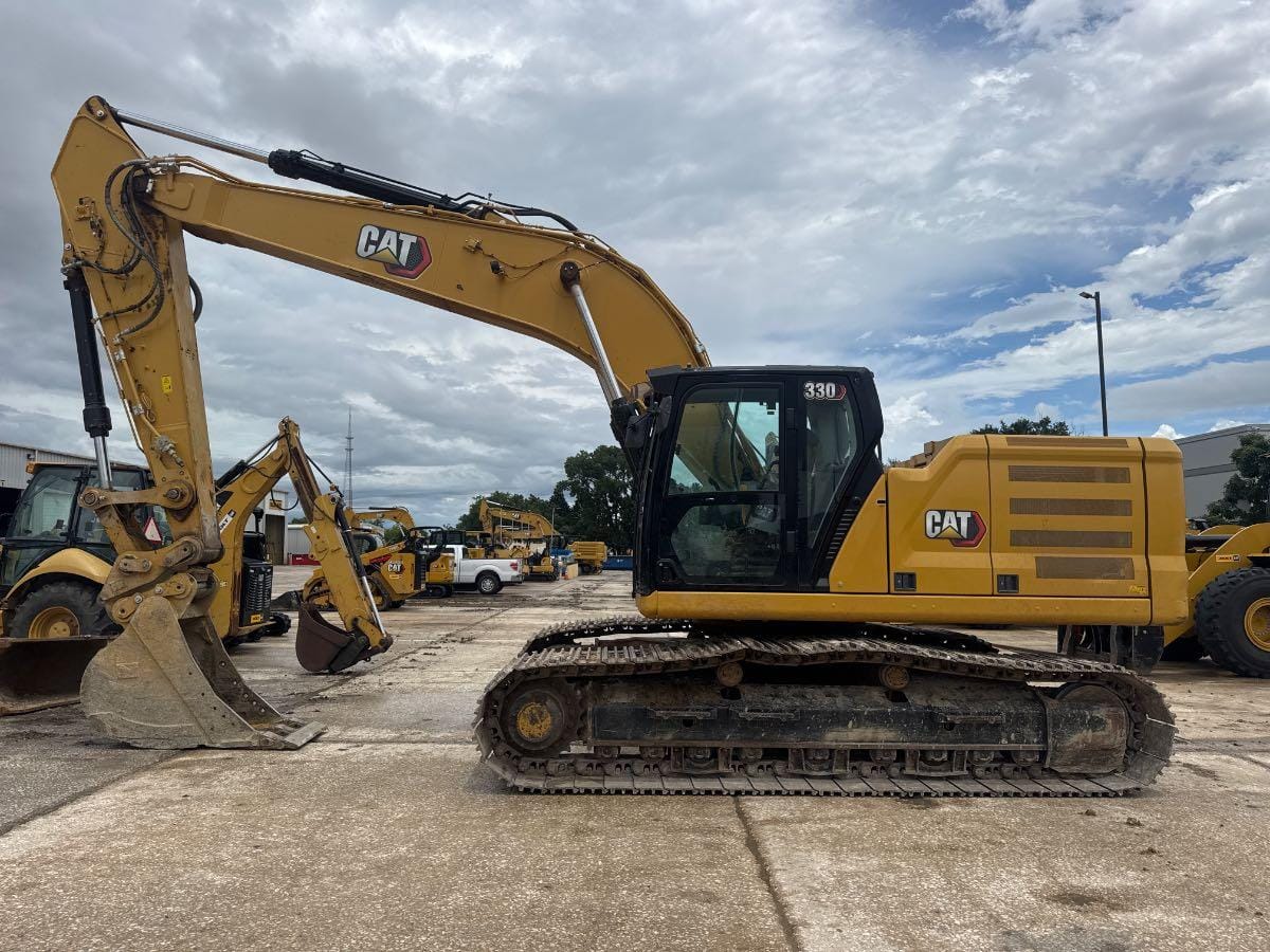 2023 CAT 330 TC