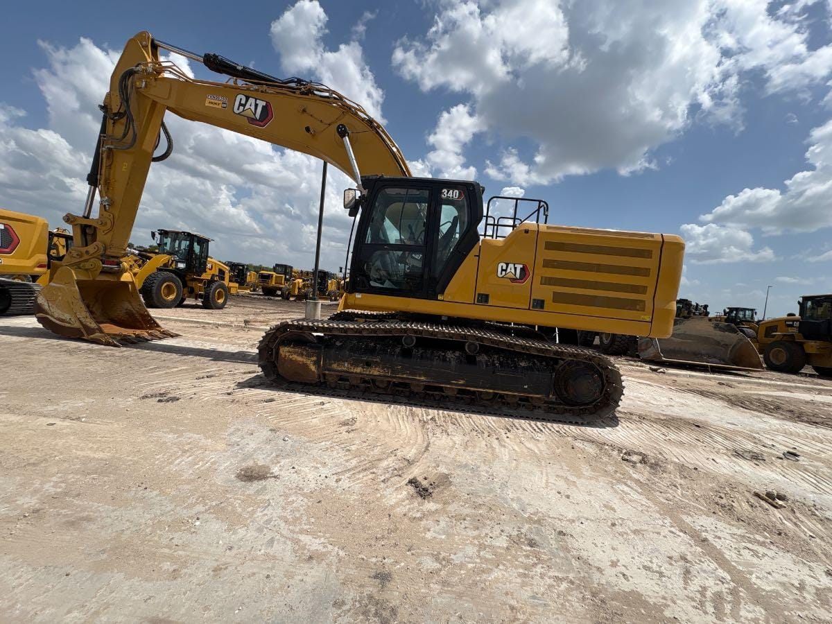 2022 CAT 340 10 TC